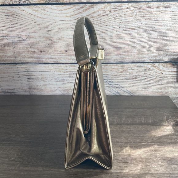 Vintage 1960’s Lenox Bags Hand Bag Gold with hand strap - Picture 10 of 14